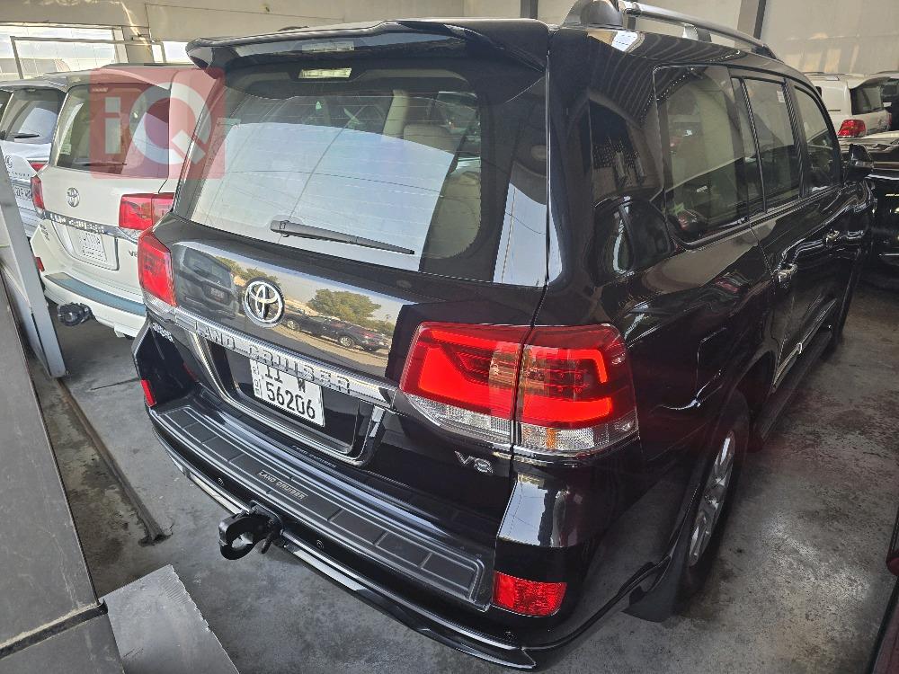 تويوتا لاندكروزر